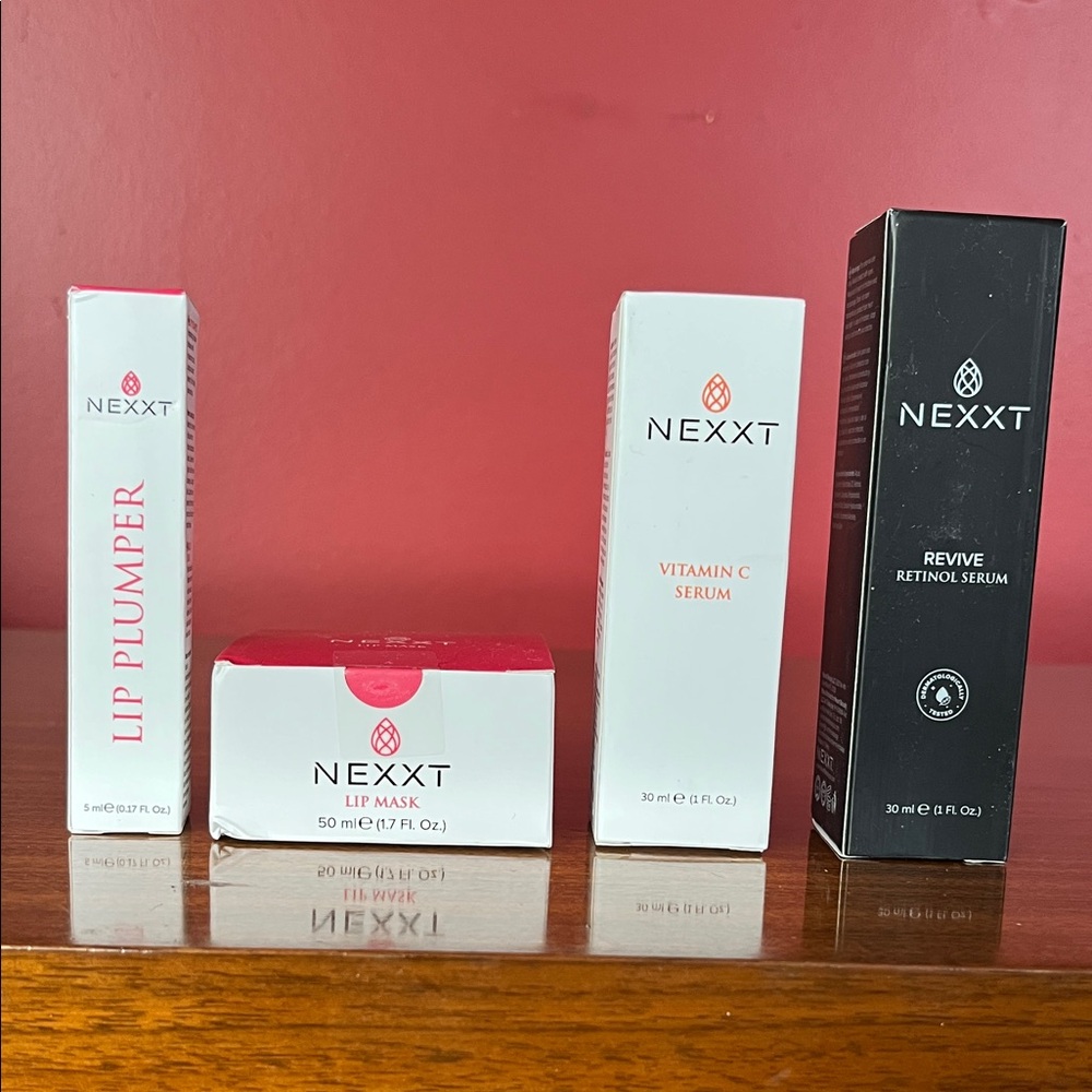 Sealed Nexxt Skincare Set with Lip Plumper/Mask and Serums